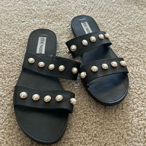Used Black & Pearl Sandals